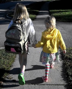 kidsholdinghands
